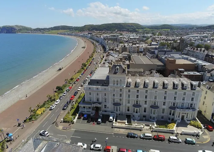 Discover the Best Pet-Friendly Accommodations in Llandudno