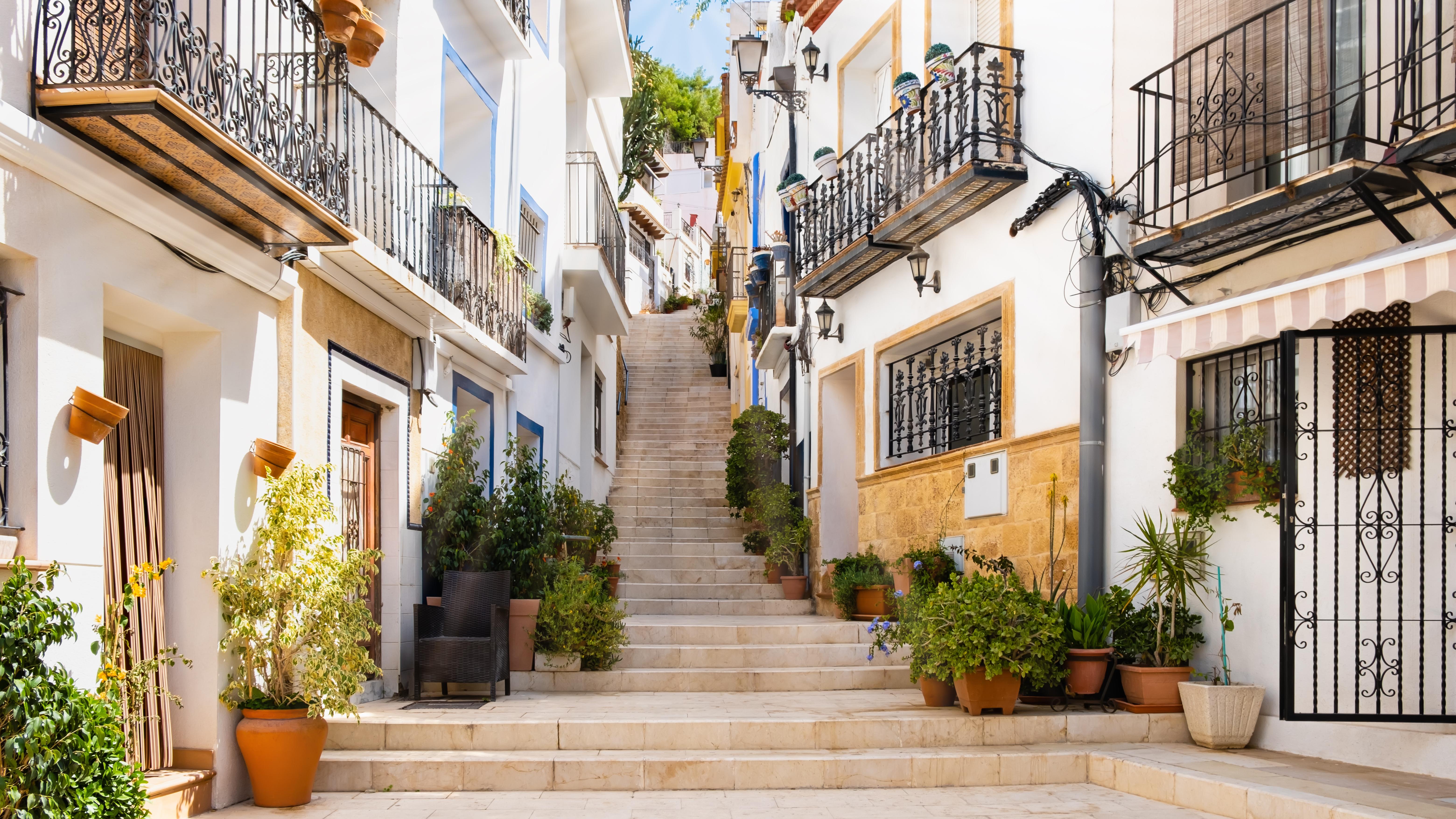 10 lugares de interés para unas vacaciones de invierno cálidas en Europa: Alicante, España