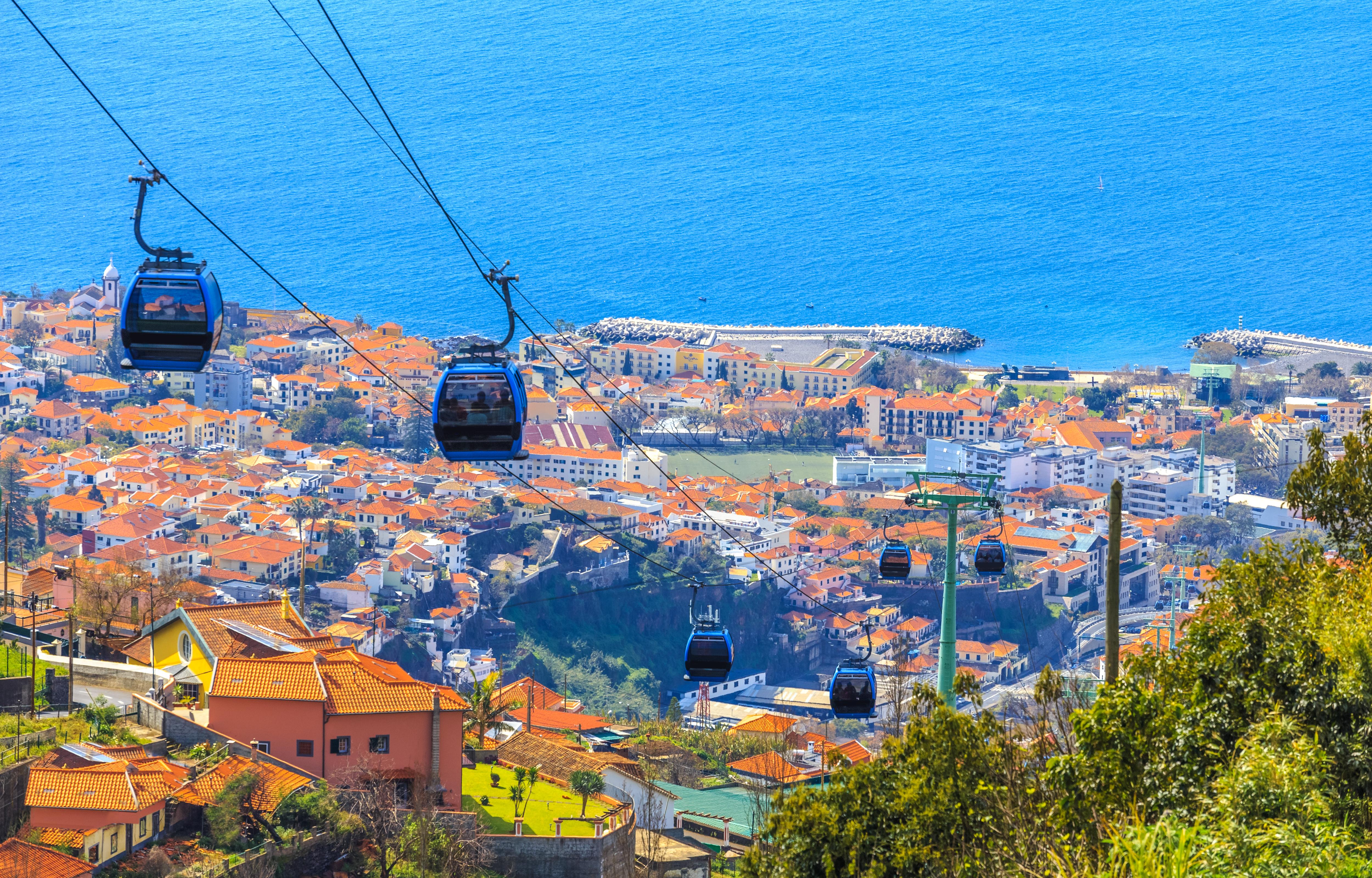 10 lugares de interés para unas vacaciones de invierno cálidas en Europa: Funchal, Portugal