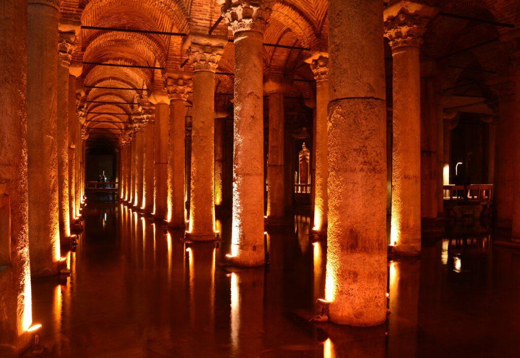 Attractions Istanbul. Basilica Cistern.
